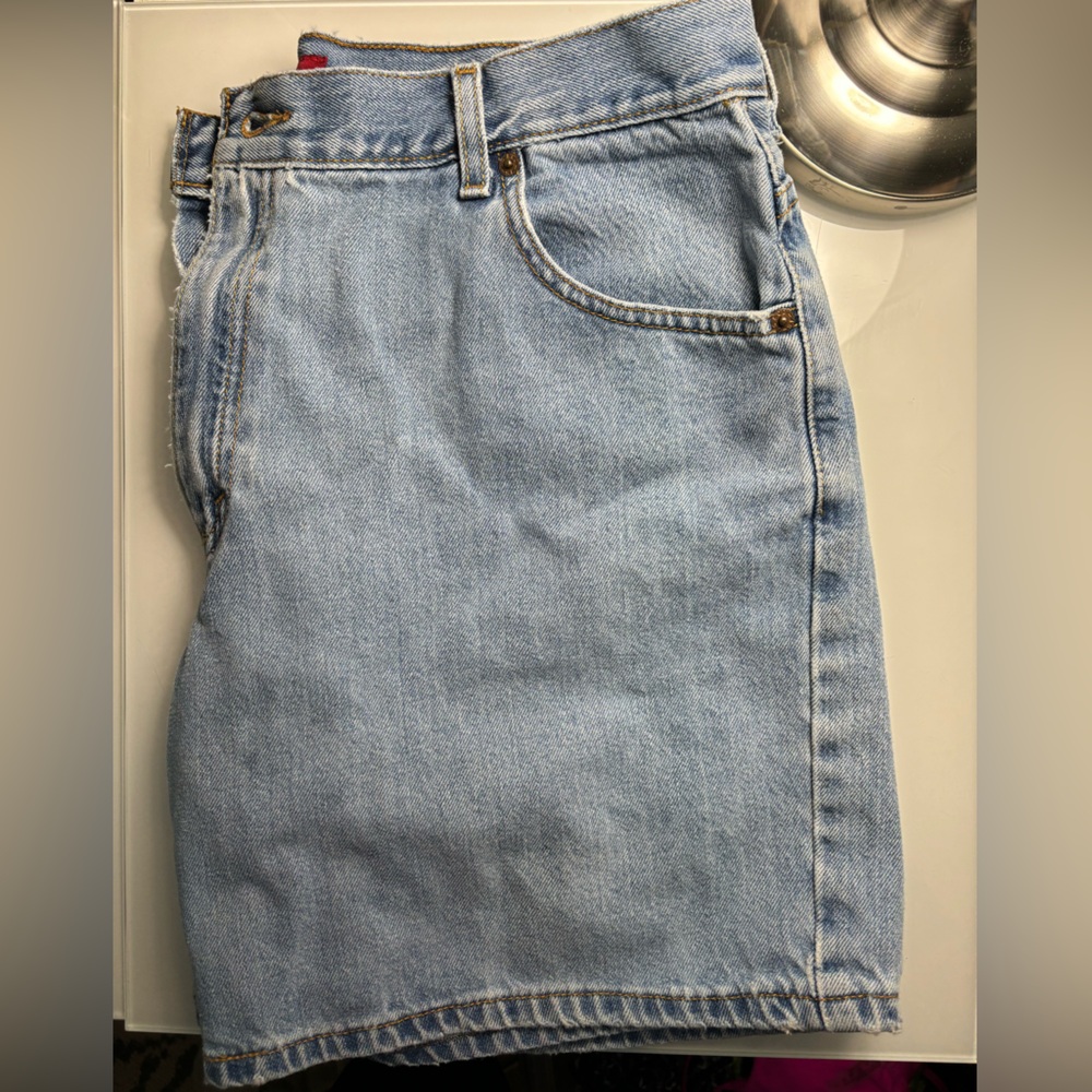 Levi’s Denim Shorts - Picture 2 of 4